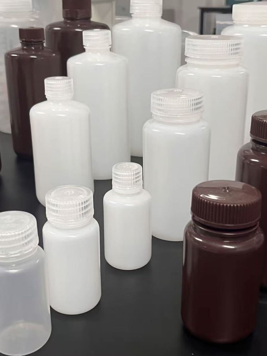 Packed plastic containers